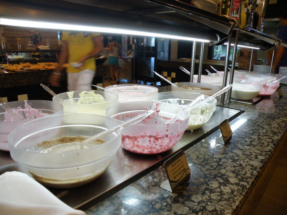 Wspaniały bufet Crystal Admiral