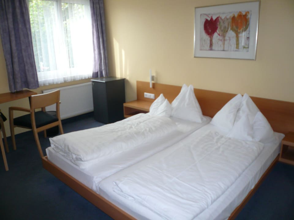 Ein Doppelbett für mich alleine Hotel Krone