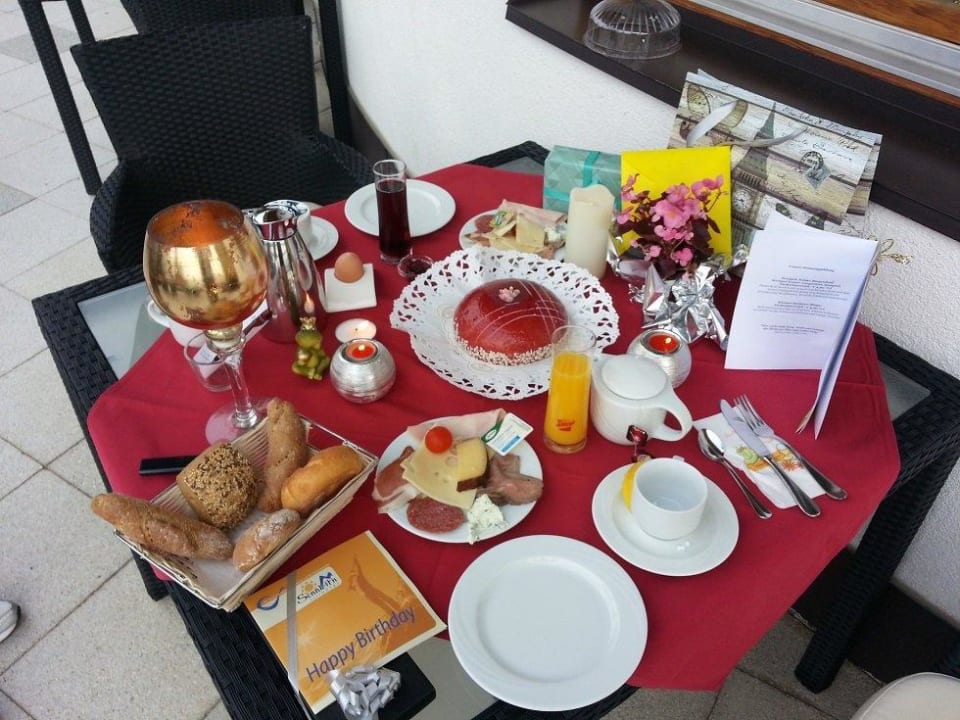 Geburtstagstisch Geschenck vom Haus -Danke Hotel Sonnleiten