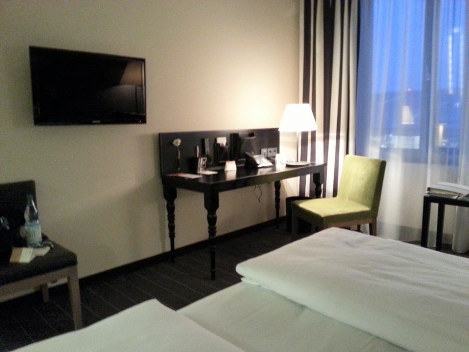 Doppelzimmer Mövenpick Hotel Stuttgart Airport