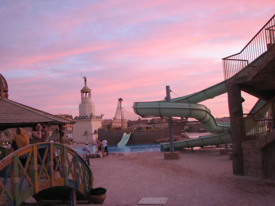 Zjeżdżalnia Parrotel Aqua Park Resort