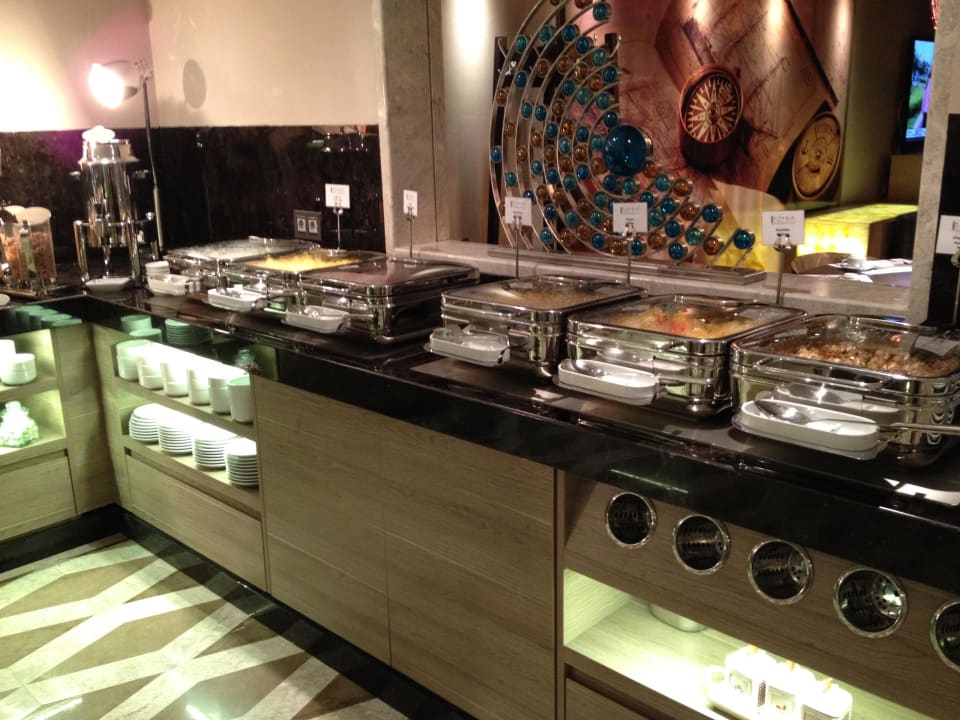 Büffet Ende TITANIC Comfort Berlin Mitte