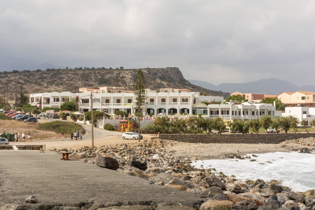 Hotel vom Wellenbrecher aus Maritimo Beach Hotel