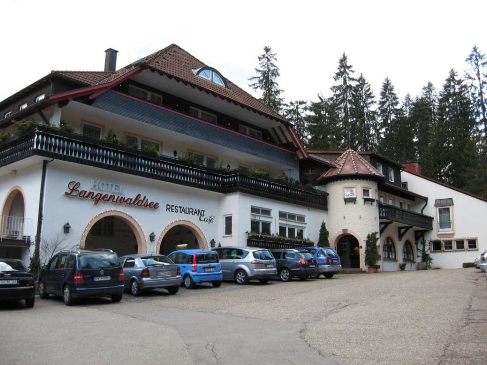 Einfahrt zum Hotel Langenwaldsee Hotel Langenwaldsee