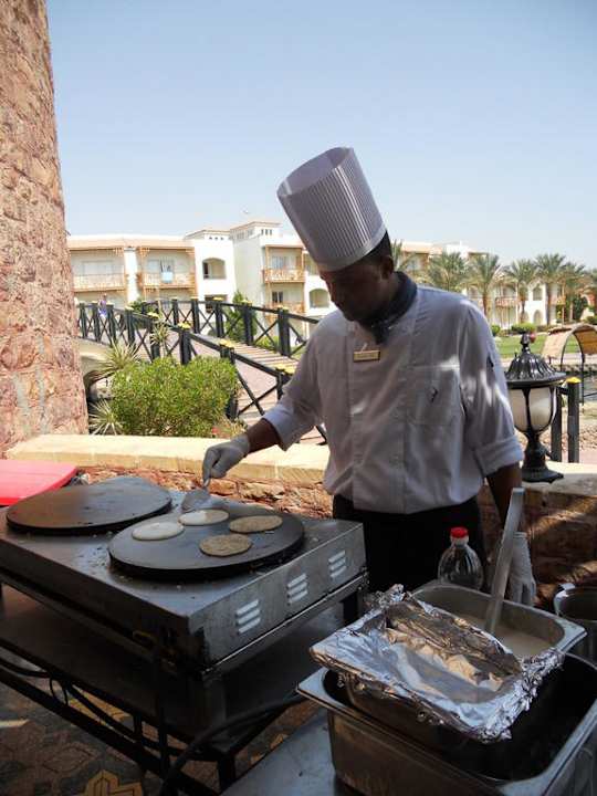 Koch beim Pfannkuchen machen Pickalbatros Dana Beach Resort - Hurghada