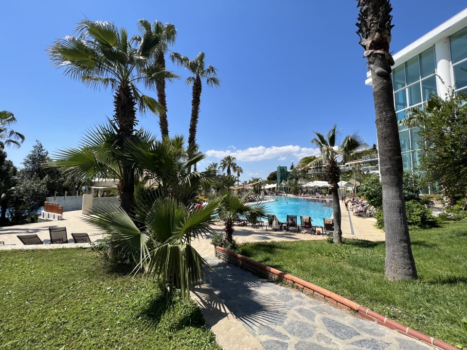 Gartenanlage Hotel Pine Bay Holiday Resort