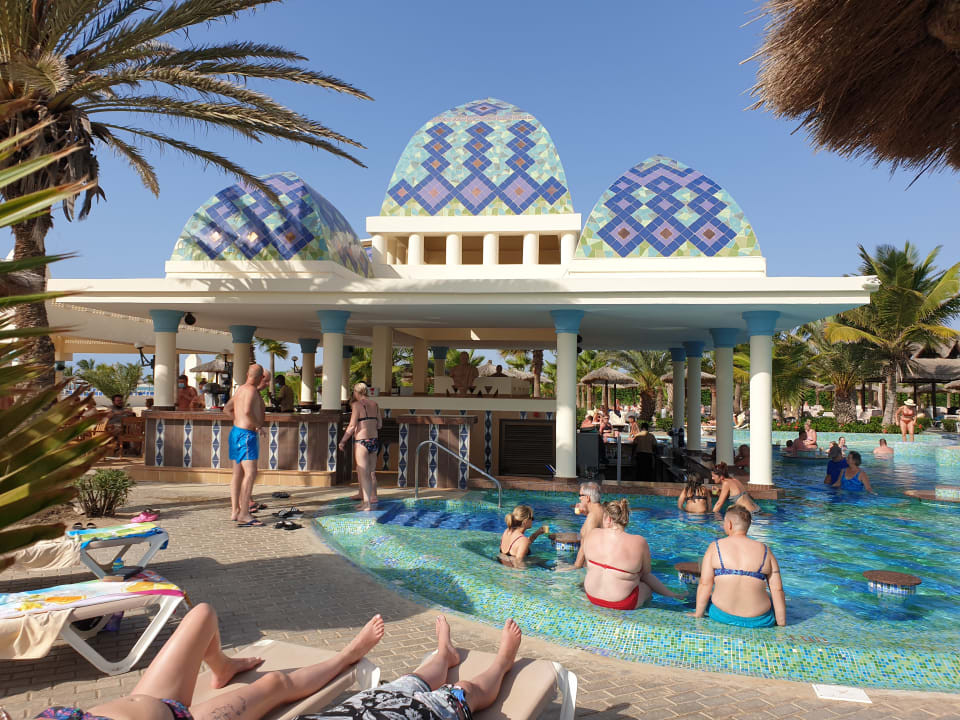 Pool Hotel Riu Karamboa