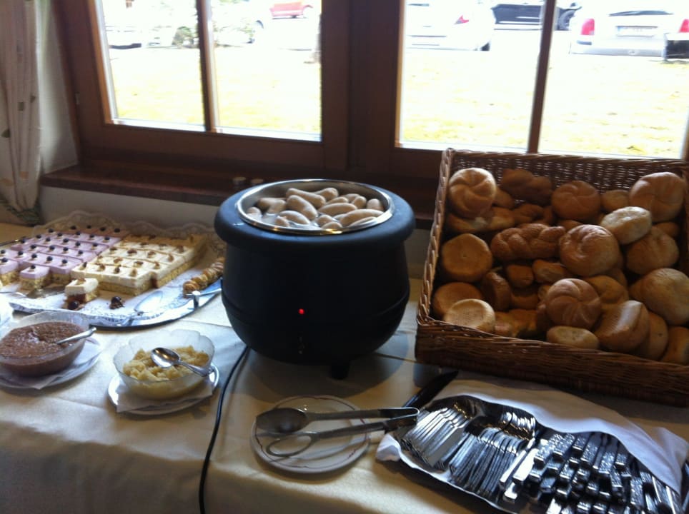Nachmittags-Snack Weißwürste und Kuchen Hotel Tauernhof
