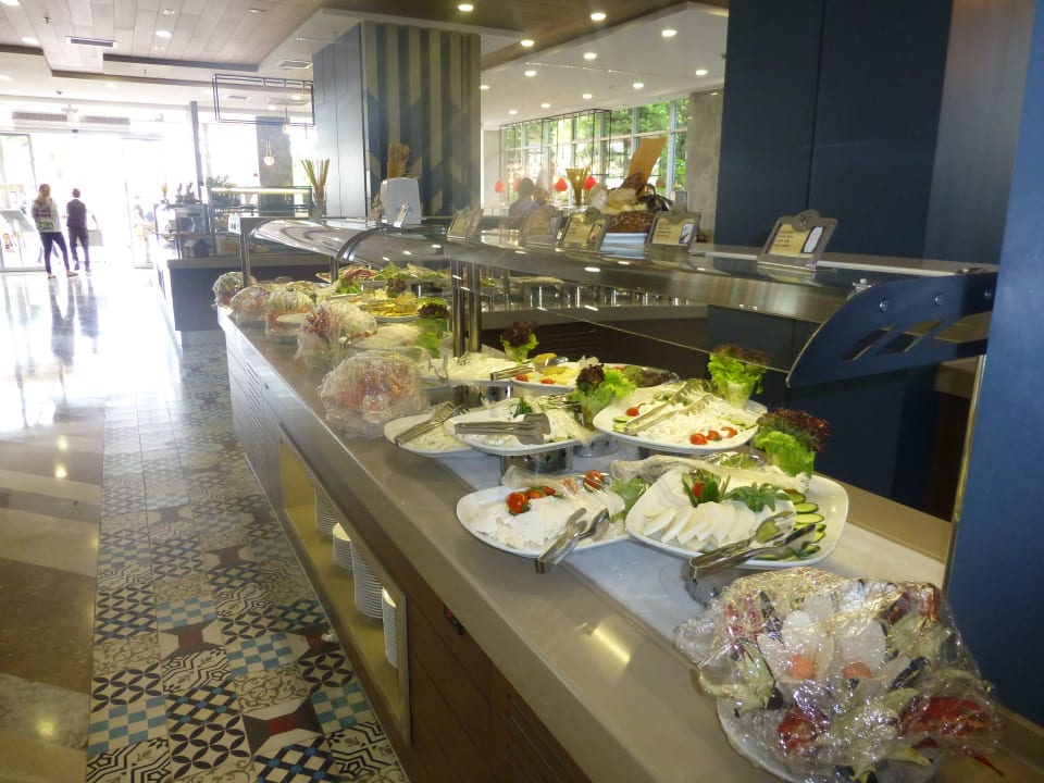 Gastro Saturn Palace Resort Hotel