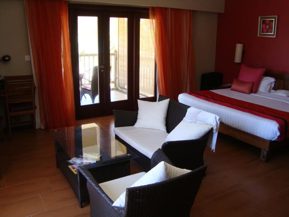 Unser riesiges Zimmer Jalsa Beach Hotel & Spa