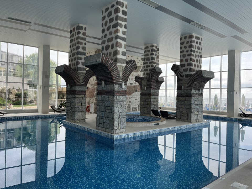 Pool Hotel Bilyana Beach