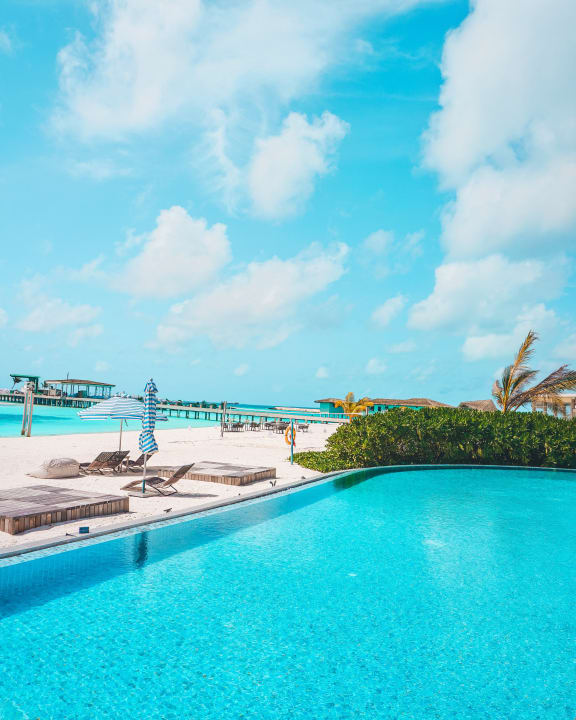Pool Le Meridien Maldives Resort & Spa