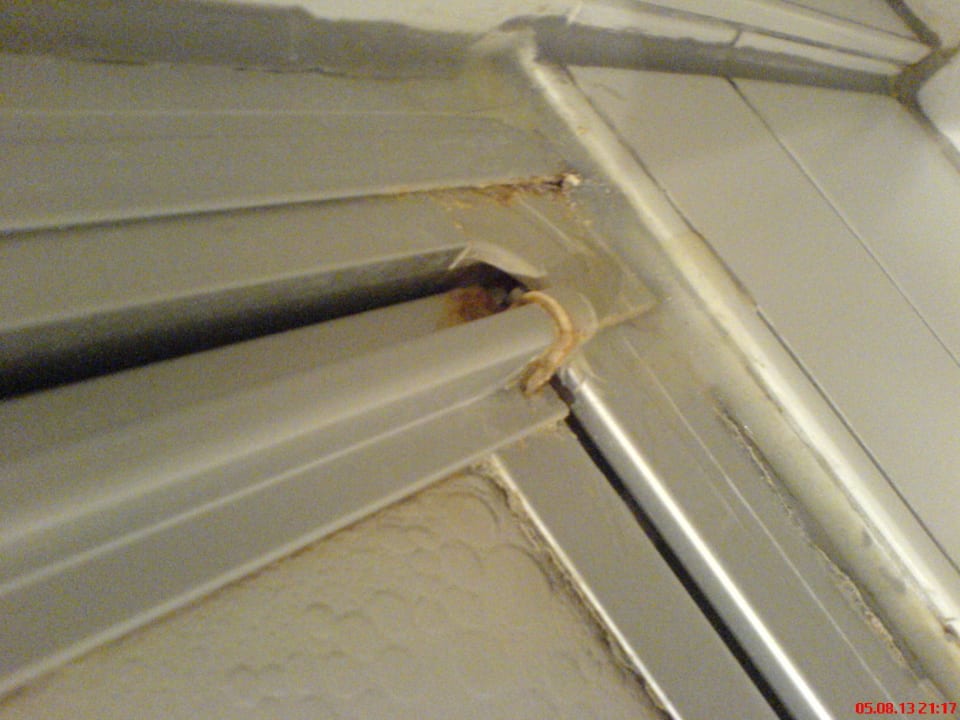 Duschkabine ibis budget Salzburg Airport