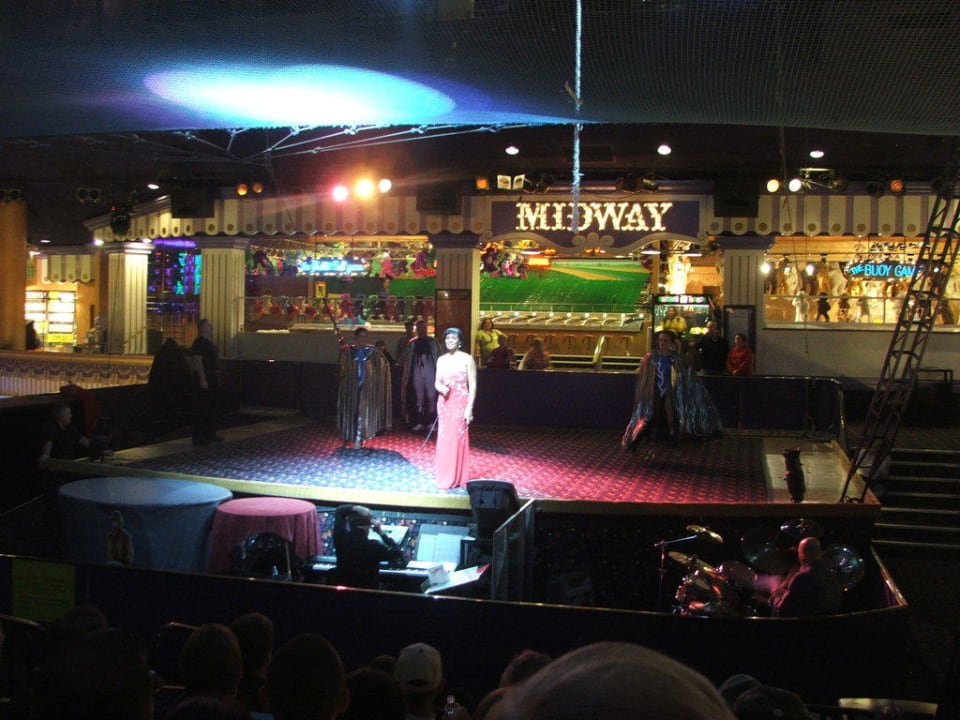 Live Show Hotel Circus Circus