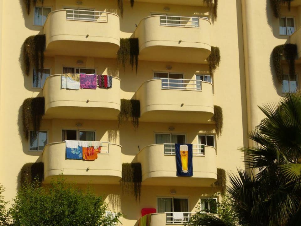 Vom Pool auf unseren Balkon Protur Palmeras Playa Aparthotel