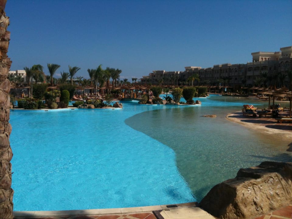 Teil der gigantischen Poolanlage Pickalbatros Palace Resort