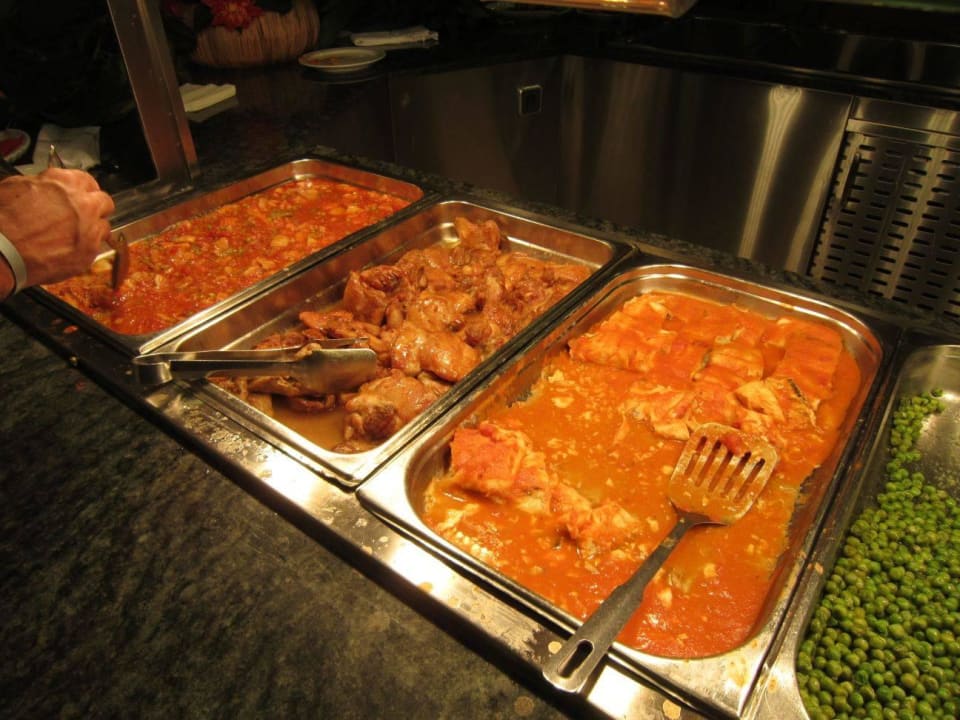 Lieber zu Mc Donalds  Hotel Club Cala Romani