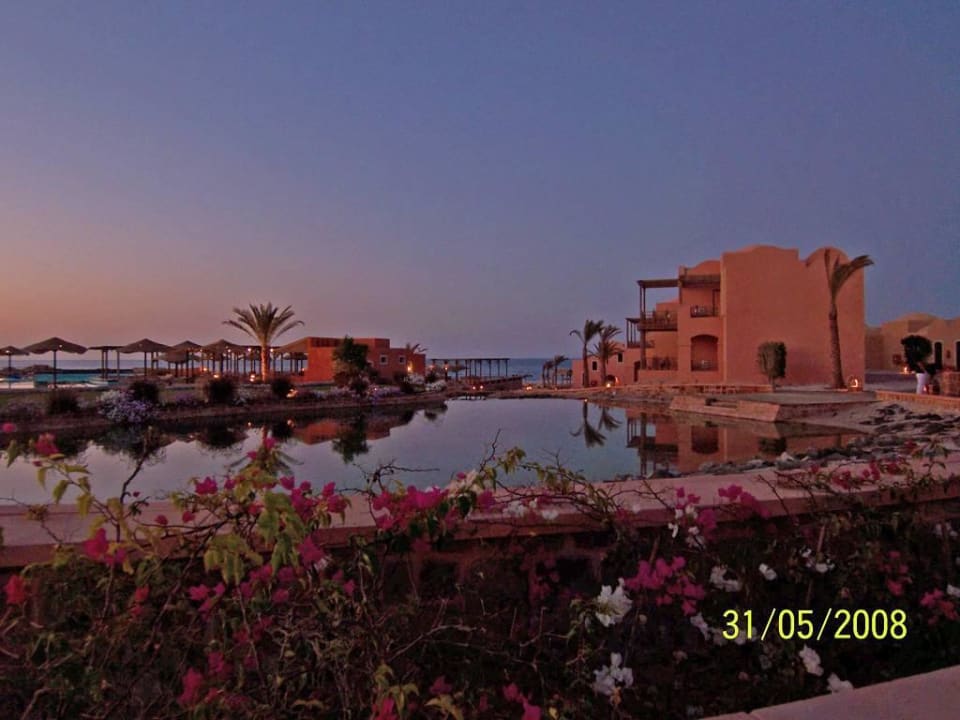 Blick vom Hauptrestaurant zum Strand Radisson Blu Resort, El Quseir