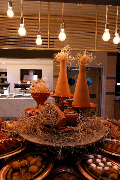 Gastro Acanthus Cennet Barut Collection