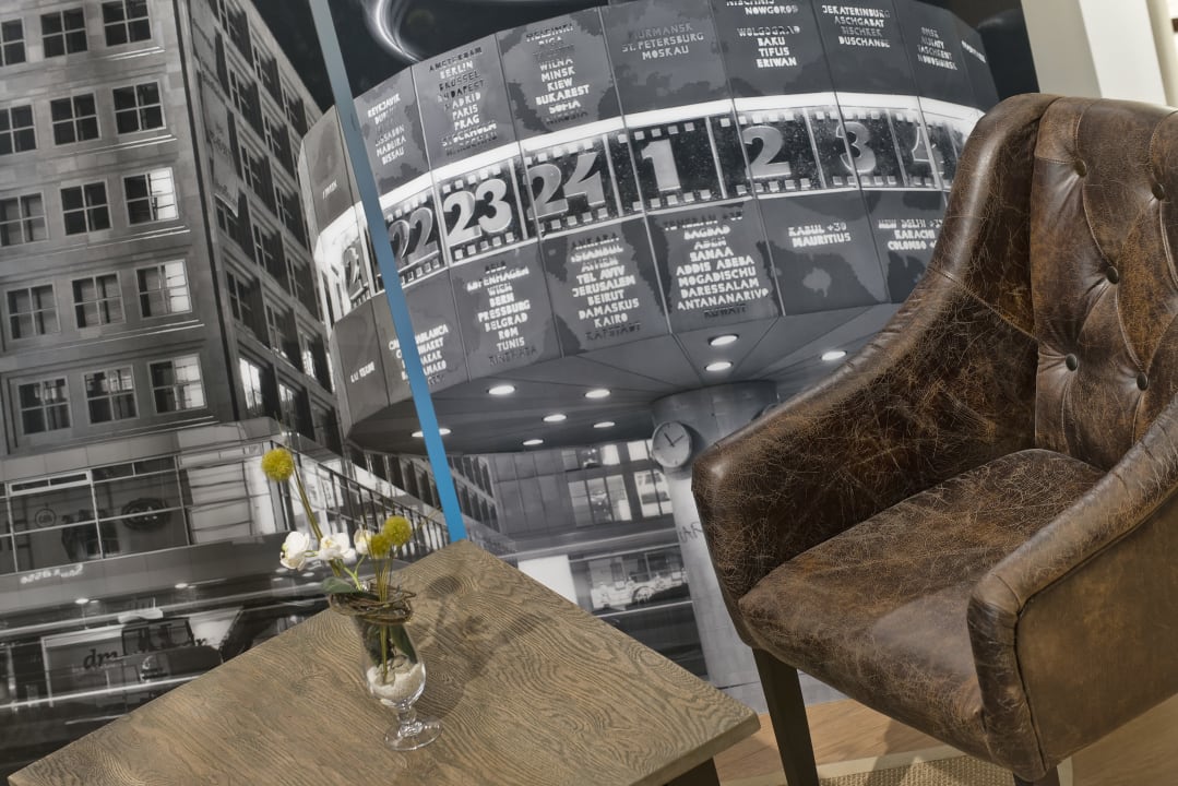 Lobby Hotel Days Inn Dessau