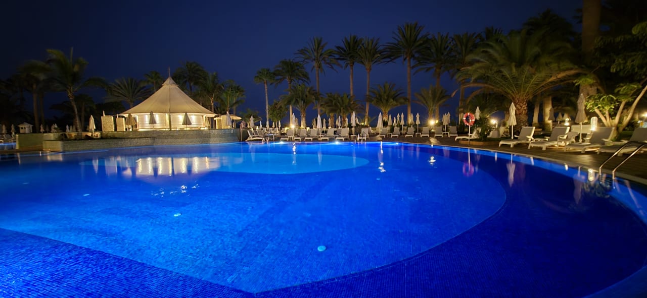 Pool Hotel Riu Palace Tres Islas