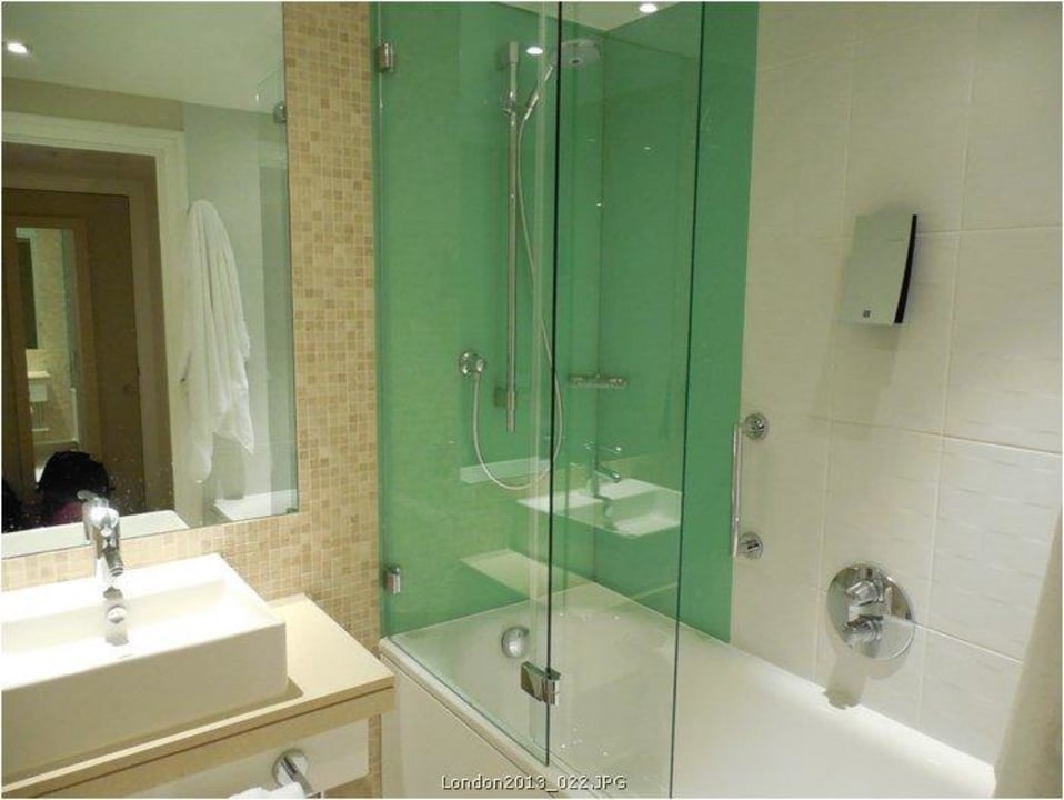 Bathroom Hyatt Regency London Stratford
