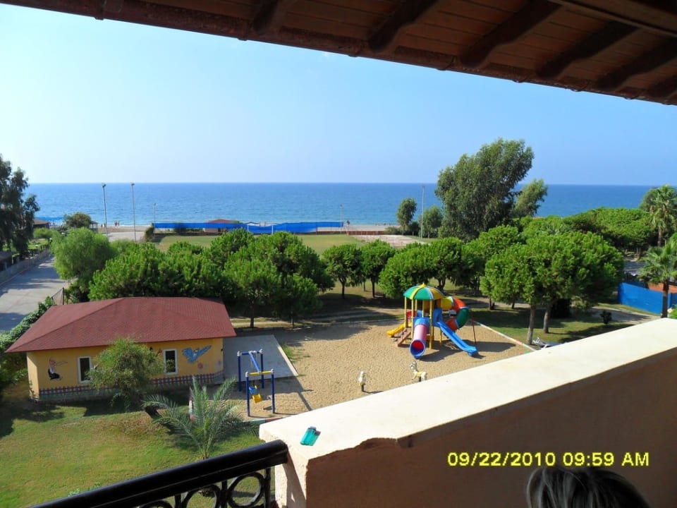 Blick zum Kinderbereich Club Turtas Beach Hotel