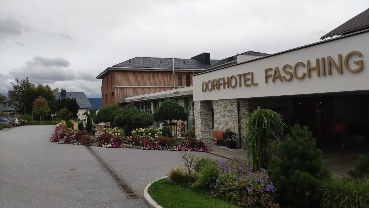 Außenansicht Dorfhotel Fasching