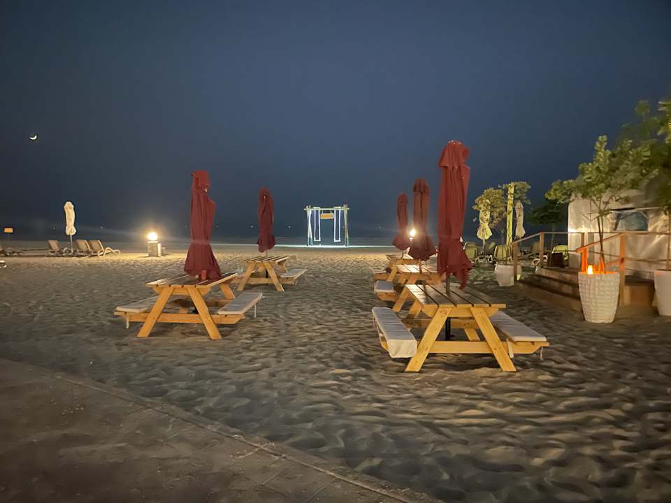 Strand The Cove Rotana Resort