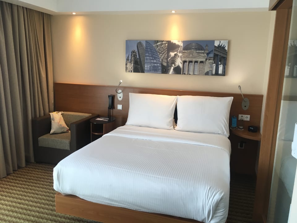Zimmer Hampton by Hilton Berlin City West