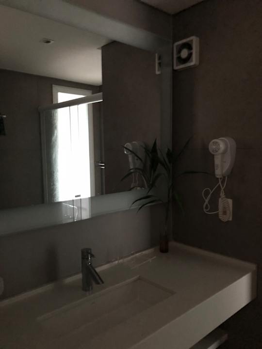 Zimmer Grand Mercure Brasilia Eixo