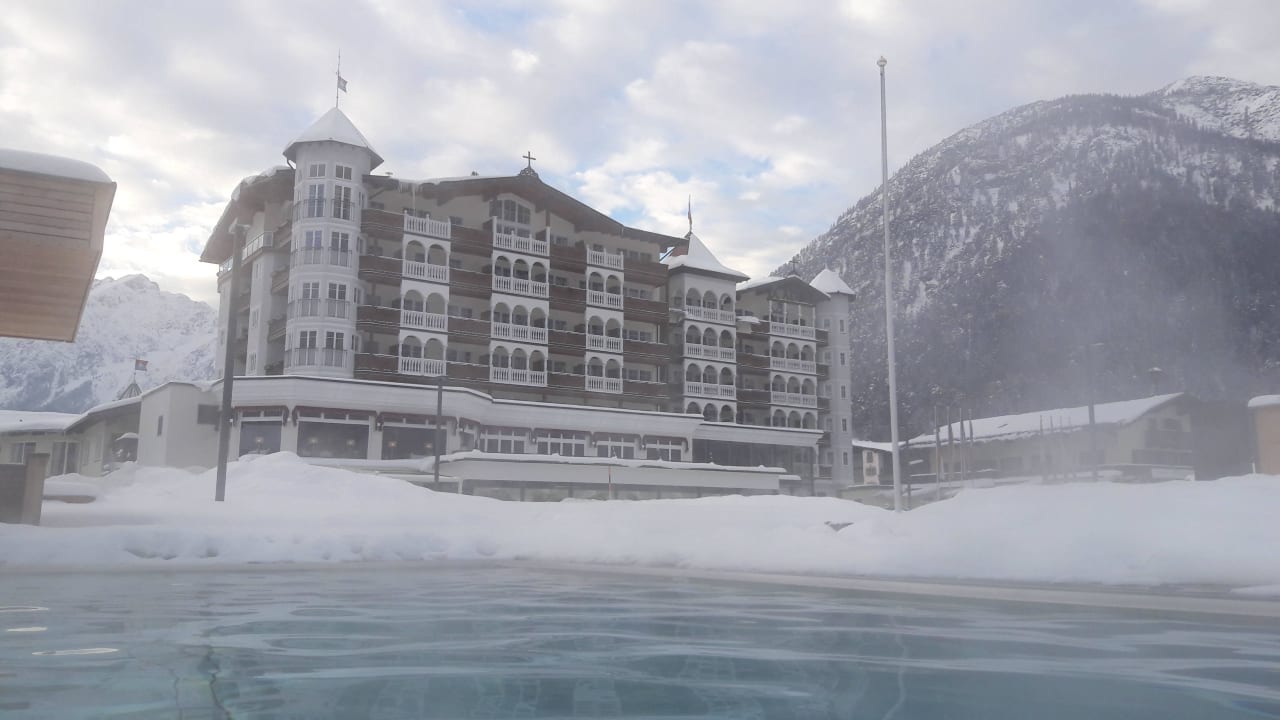 Außenansicht vom Pool aus Entners am See