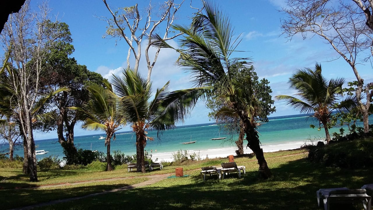 Blick zum Strand Baobab Holiday Resort