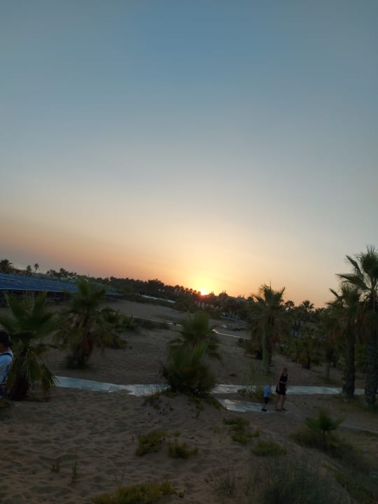 Strand Club Grand Side