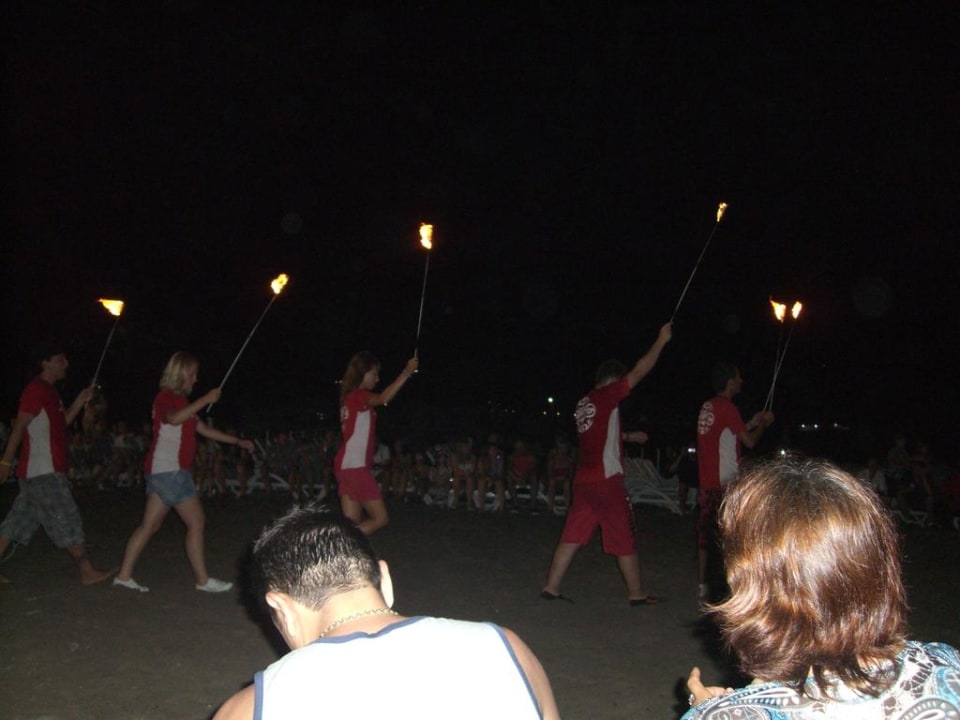 Feuershow am Abend Hotel Gardenia Beach
