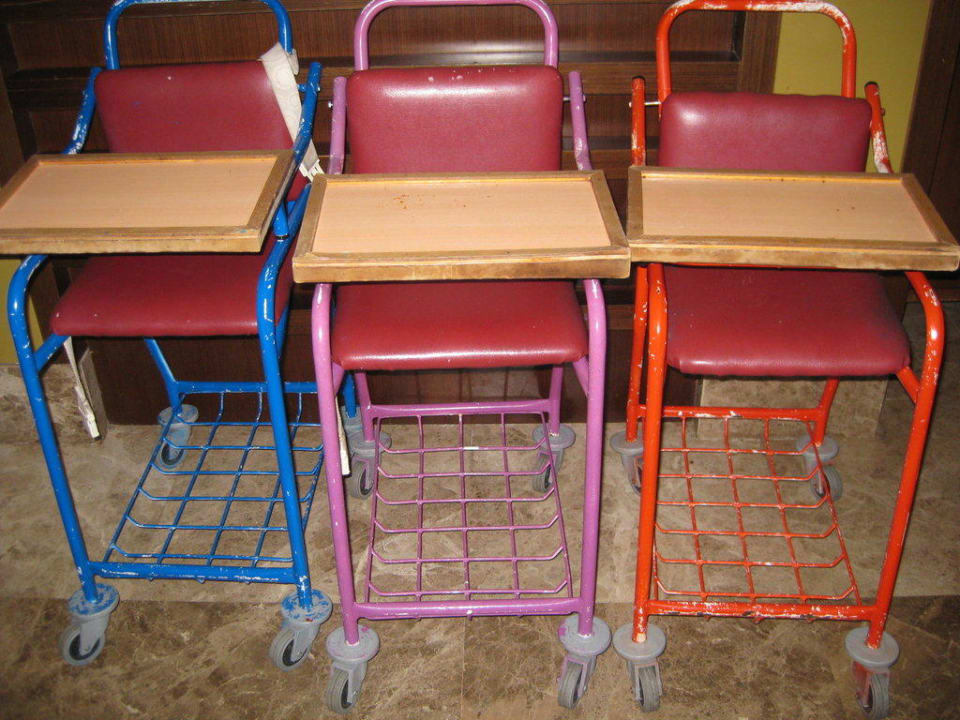 Kinderhochstühle Saturn Palace Resort Hotel