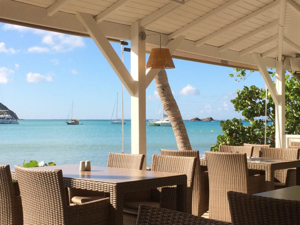 Beim Mittagsbuffet Secrets St. Martin Resort & Spa