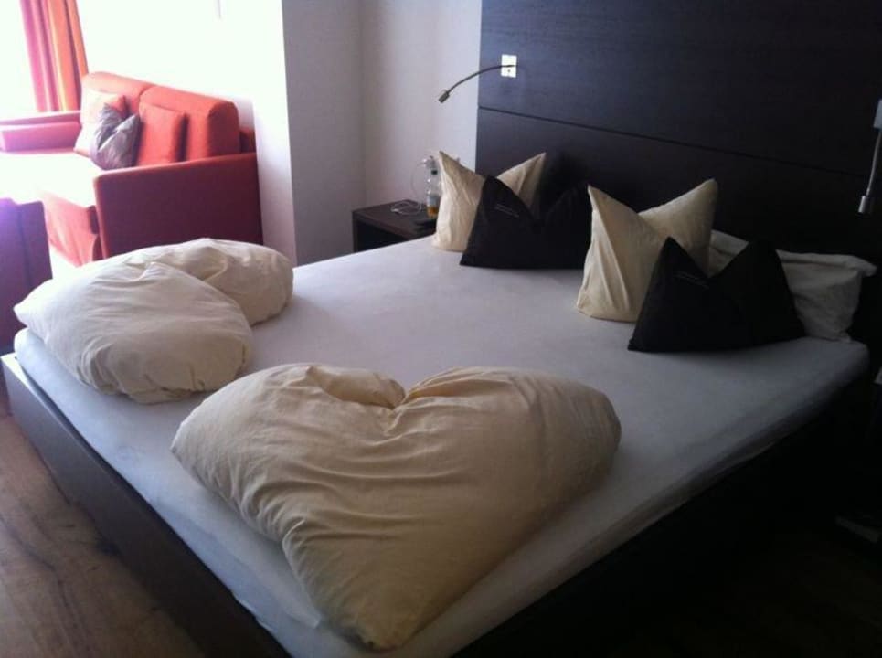 Die Zimmerfrauen sind Künstlerinnen Alpin Art & Spa Hotel Naudererhof Superior