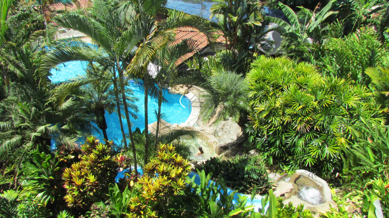 Blick auf Kinderpoolanlage mit Rutsche Si Como No Resort & Wildlife Refuge