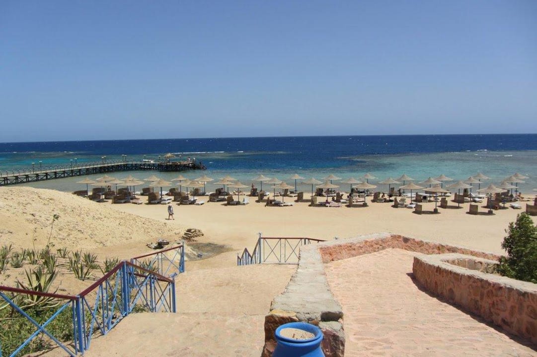 Nur ein paar Stiegen bis zum Strand! Fantazia Resort Marsa Alam