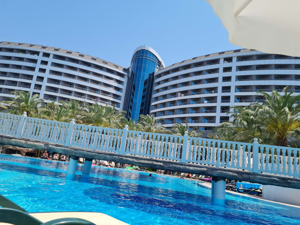 Außenansicht Royal Wings Hotel