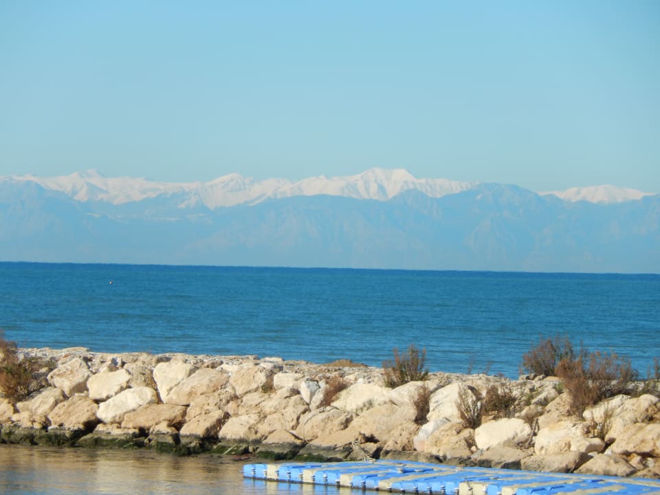 Blick vom Hafen  Aydinbey Kings Palace & Spa