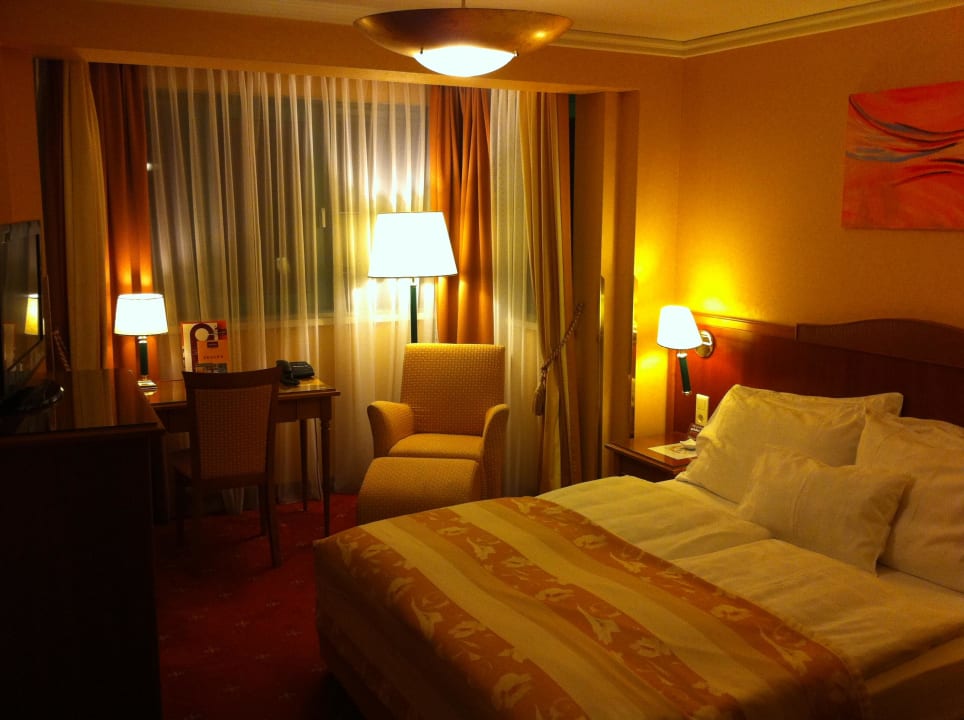 Standard room inside Hotel Josefshof am Rathaus