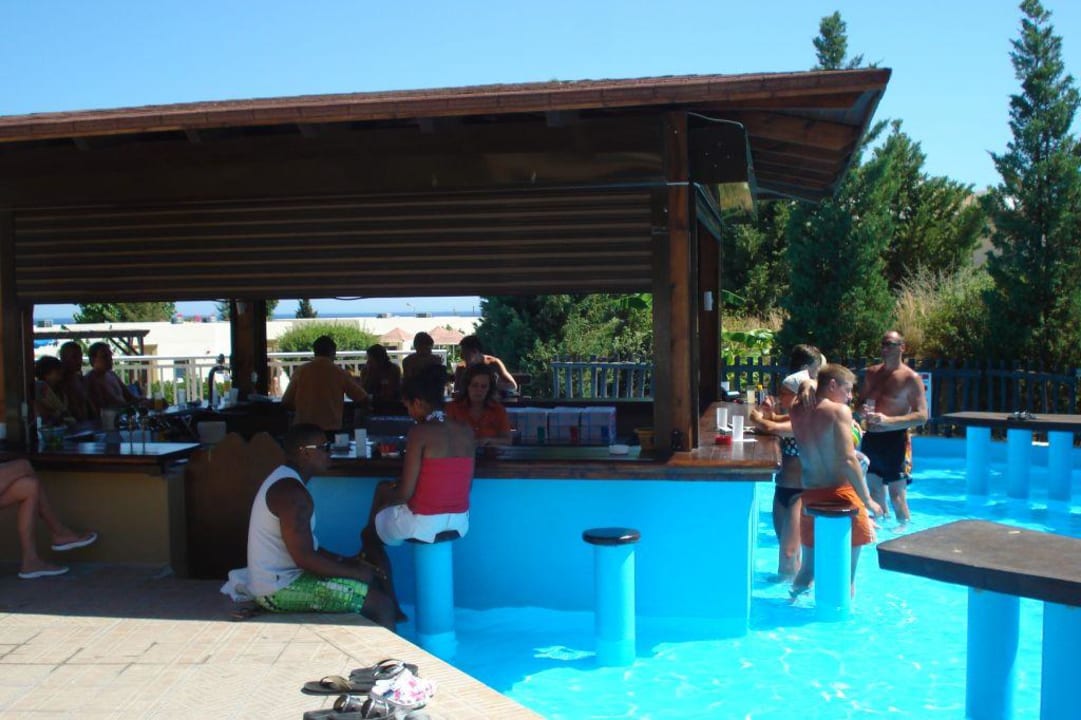 Piscina bar alltoura Club Hotel Kiotari Miraluna