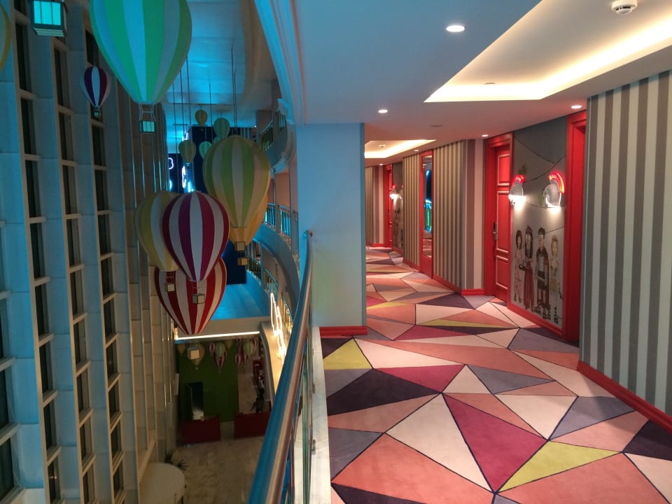 Gang zu den Zimmern The Land of Legends Kingdom Hotel