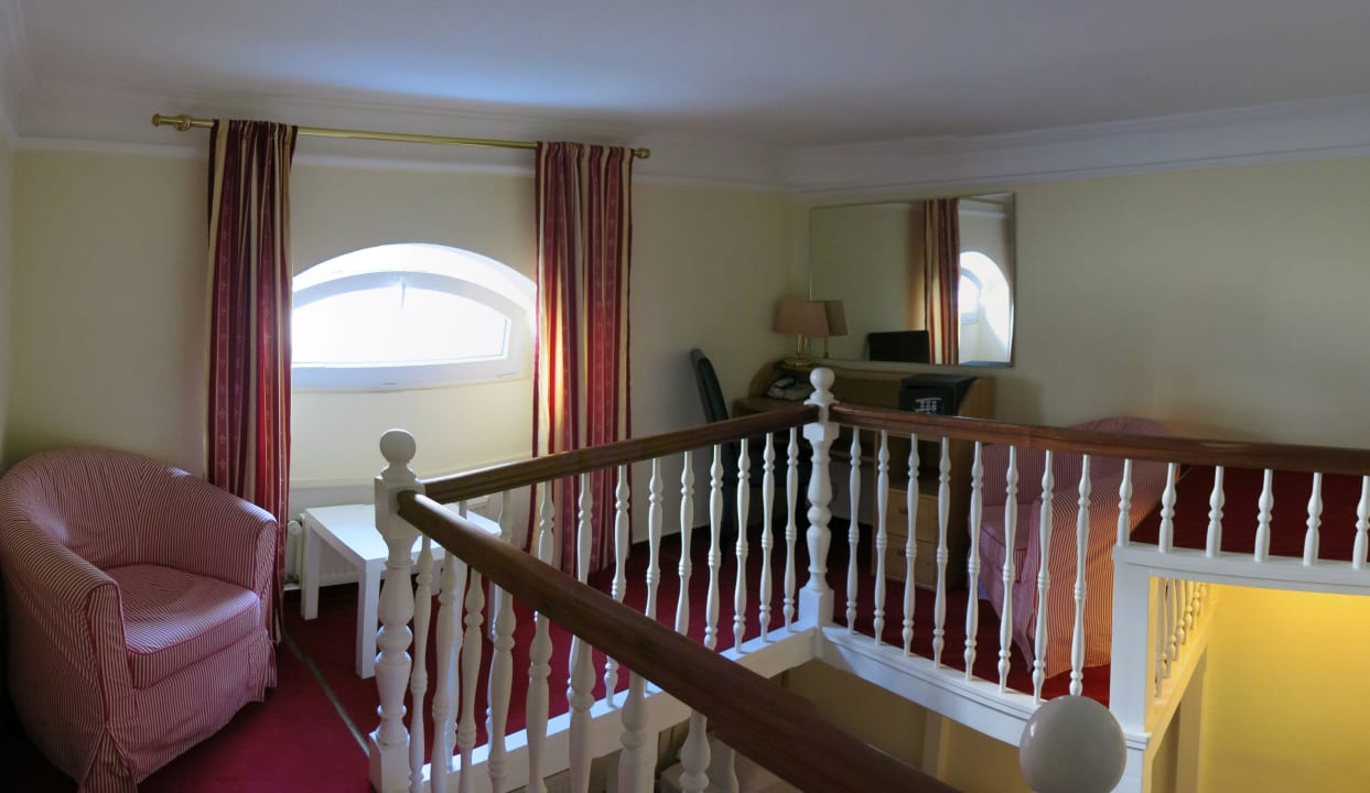 Der obere Bereich der beschriebenen "Gallerie" Novum Hotel Holstenwall Hamburg Neustadt