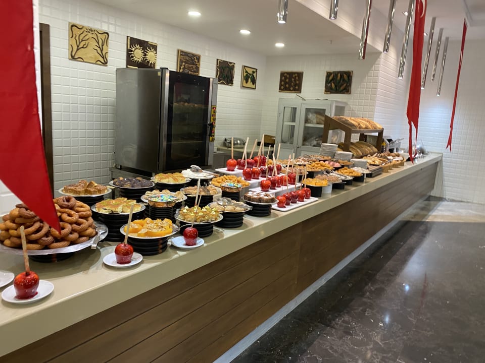 Gastro Saturn Palace Resort Hotel