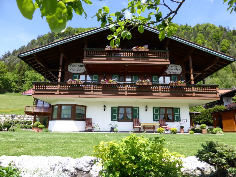 Frontal Landhaus Franziskus