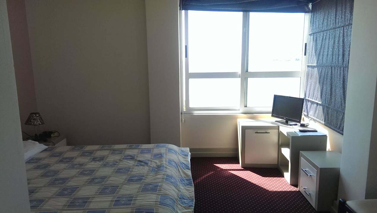 1.Teil des riesigen zimmers Grand Hotel Saranda