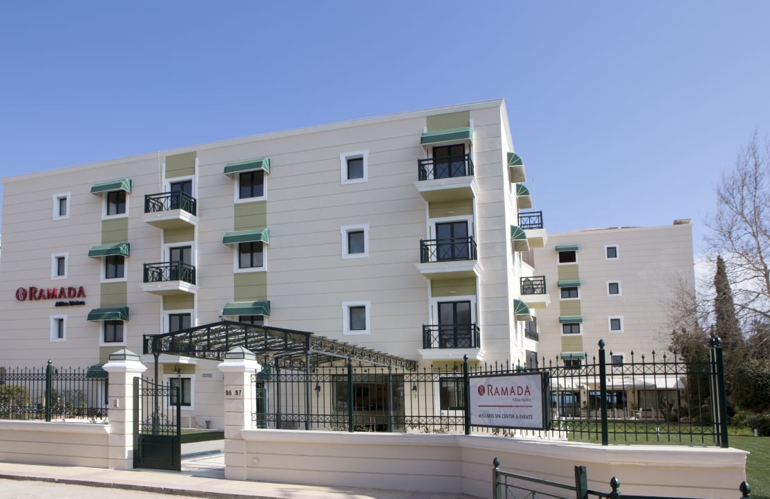 Außenansicht Ramada by Wyndham Athens Attica Riviera